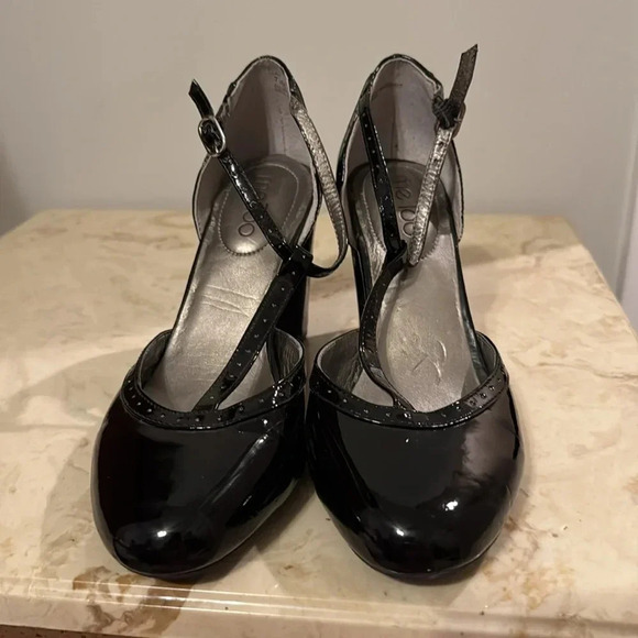Me Too black heels size 7.5 - Picture 2 of 5
